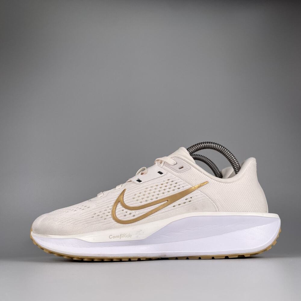 Nike Quest 6 Phantom Women's 9 Metallic Gold Road Running Shoe Athletic Sneakers